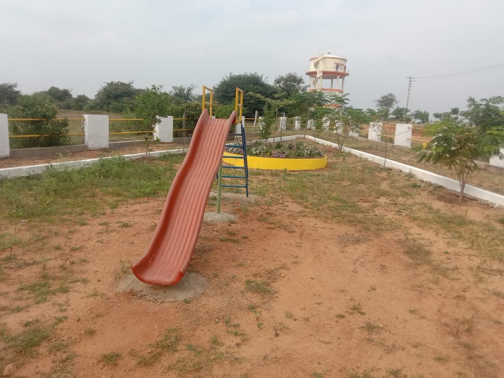 HMDA approved open plots at 4th city meerkhanpet srisailam highway near skill developemnt university srisailam highway