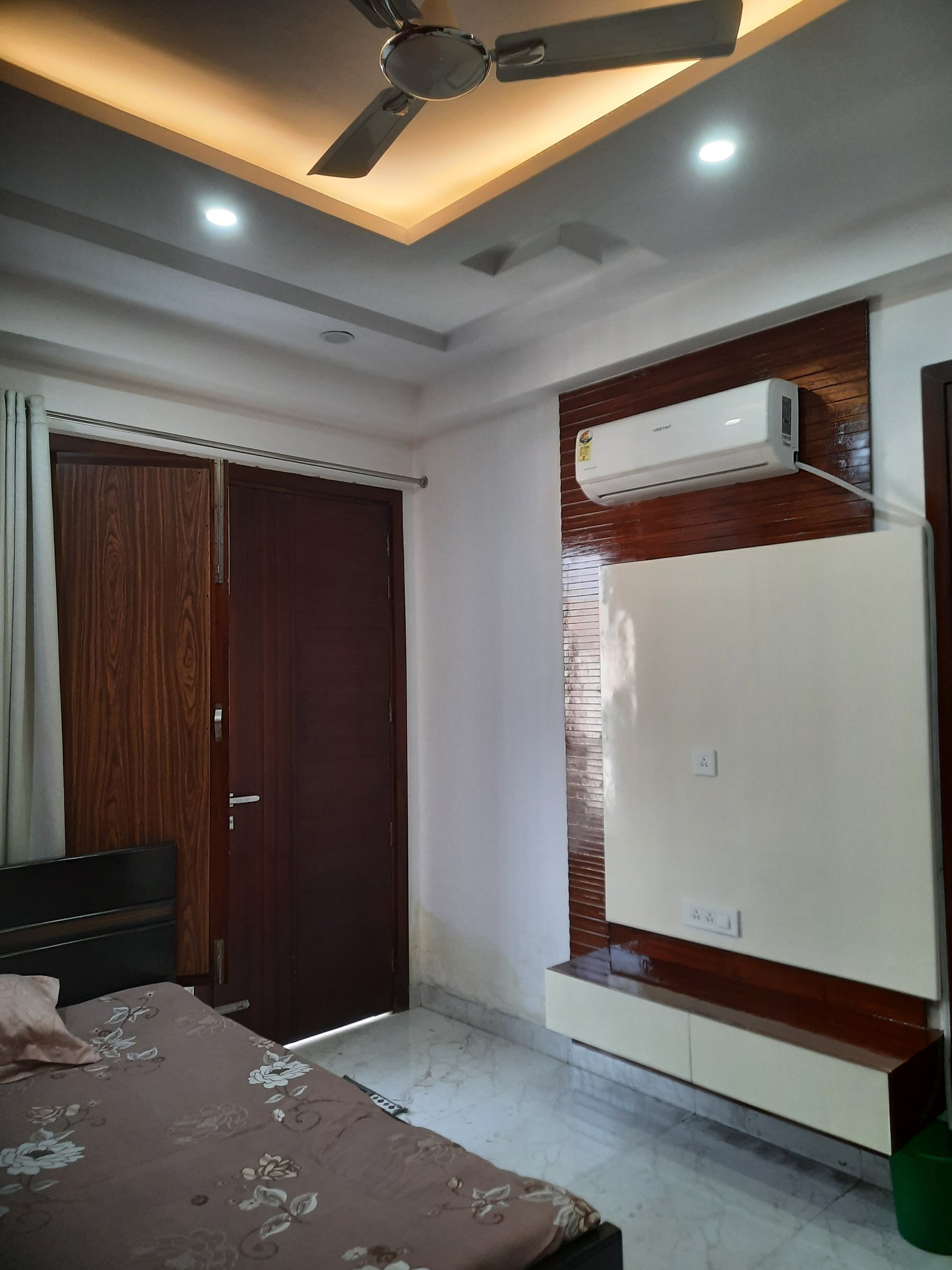 4 BHK Luxirious Indipendent Floor In Niti Khand I Indirapuram, Ghaziabad, Uttar Pradesh .