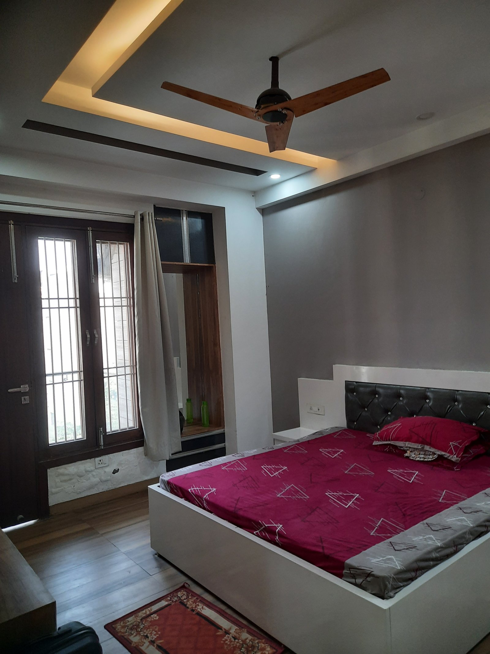 4 BHK Luxirious Indipendent Floor In Niti Khand I Indirapuram, Ghaziabad, Uttar Pradesh .