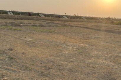 Residential Plots Available Purvanchal expressway Near toll plaza  profitable residential investment