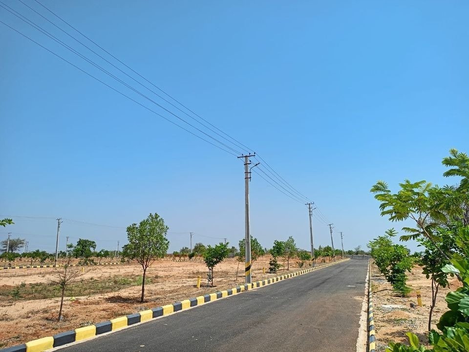 HMDA approved open plots at 4th city meerkhanpet srisailam highway near skill developemnt university srisailam highway