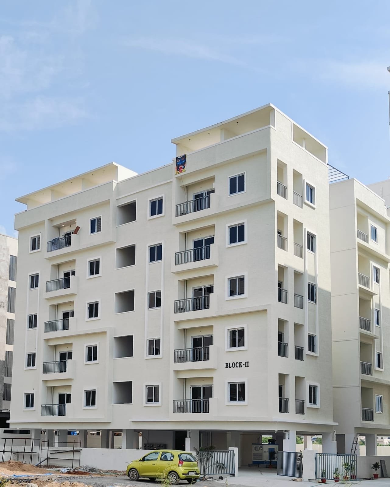 Gated community ready to move 2bhk flats for sale ameenpur -chandanagar