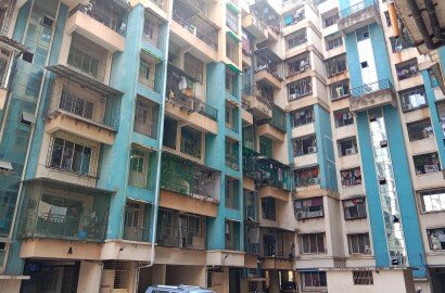 SARVODAY TRILOK  1.5 BHK URGENT SALE NEAR THAKURLY STATION